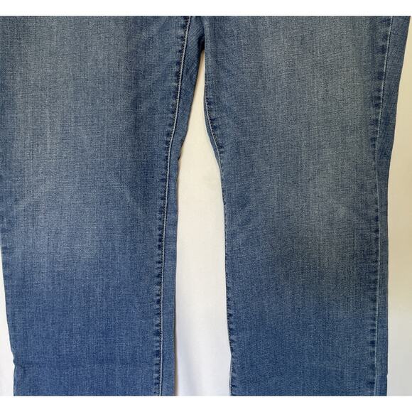 Levi’s 414 Classic Straight In lapis Speed 31” Inseam Jeans Size 24W - Picture 5 of 13